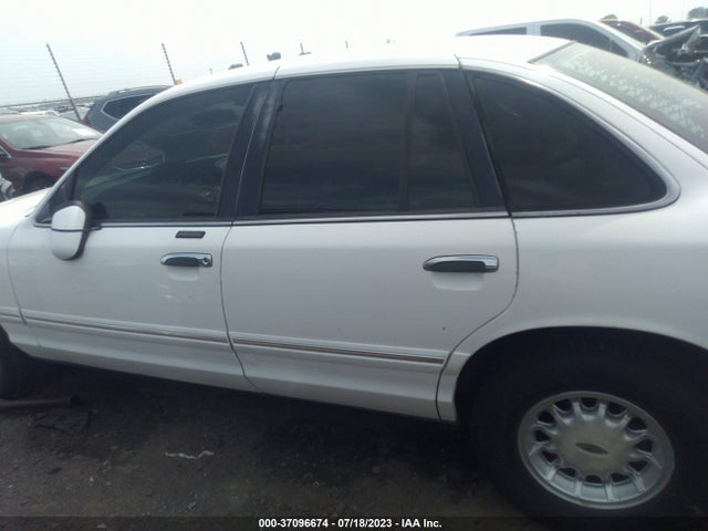 1997 FORD CROWN VICTORIA LX VIN: 2FALP74WXVX108222