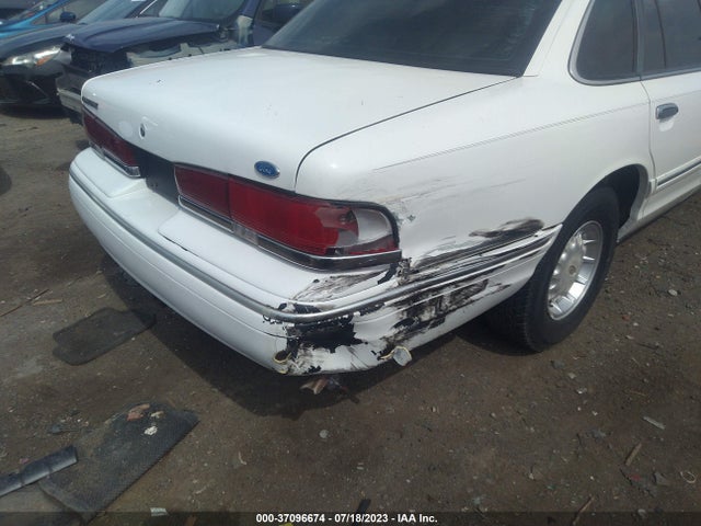 1997 FORD CROWN VICTORIA LX VIN: 2FALP74WXVX108222
