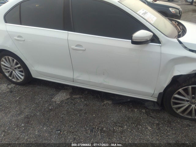3VWL17AJ3GM368882 Volkswagen Jetta Sedan 1.8t Sel