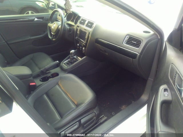 3VWL17AJ3GM368882 Volkswagen Jetta Sedan 1.8t Sel