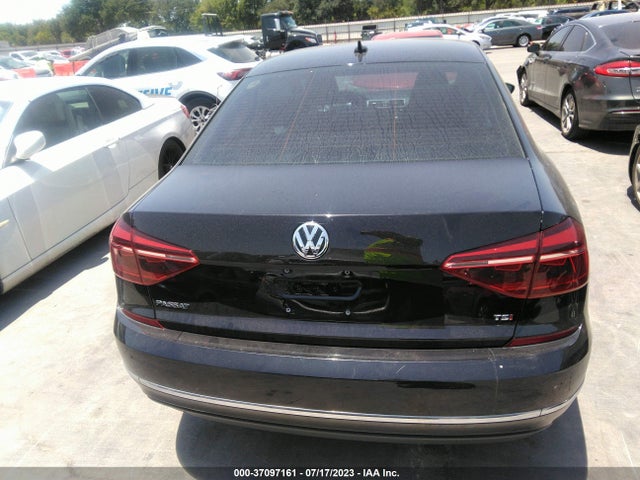 1VWLA7A3XKC010996 Volkswagen Passat 2.0t Wolfsburg Edition