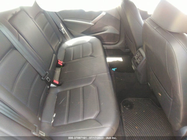 1VWLA7A3XKC010996 Volkswagen Passat 2.0t Wolfsburg Edition