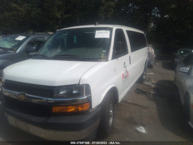 Chevrolet Express Passenger Lt 2018 1GAZGPFG8J1323992 Image 2