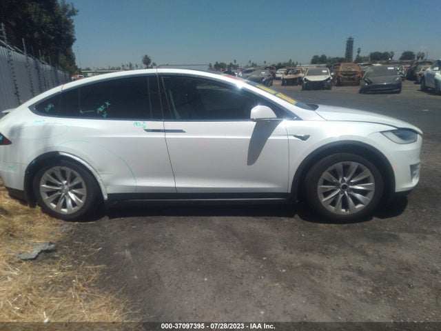 5YJXCBE28JF100183 Tesla Model X 75d/100d/p100d