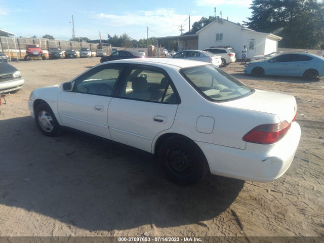 1998 HONDA ACCORD SDN DX VIN: 1HGCF8649WA126897