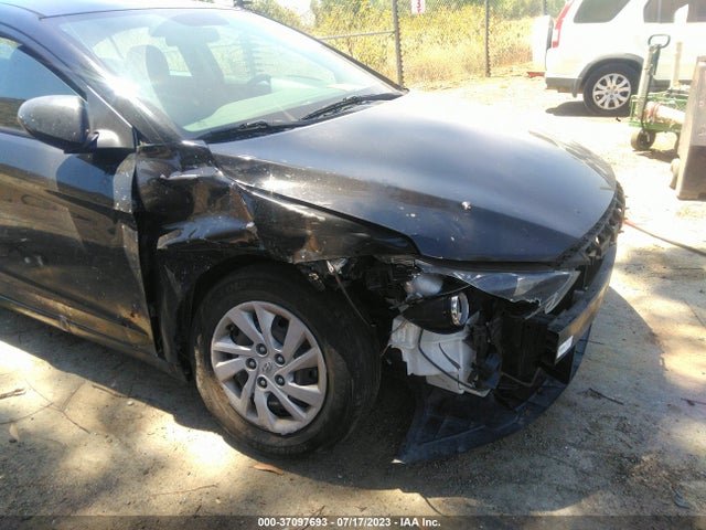 Hyundai ELANTRA SE 2018 5NPD74LF0JH279880 Image 13