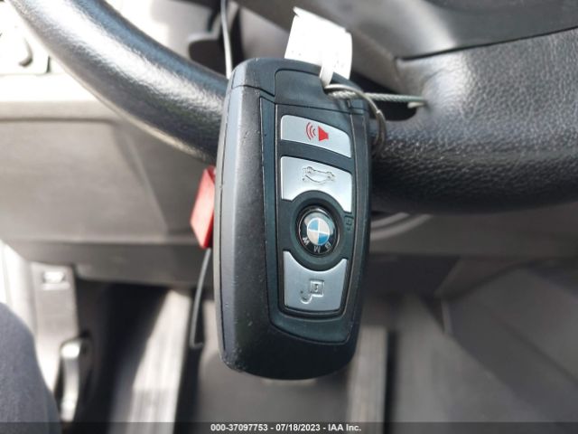 WBA8E1G54GNT34862 BMW 3 Series 320i