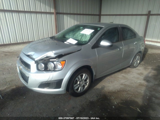 Chevrolet SONIC LT 2016 1G1JC5SH6G4119355 Image 2