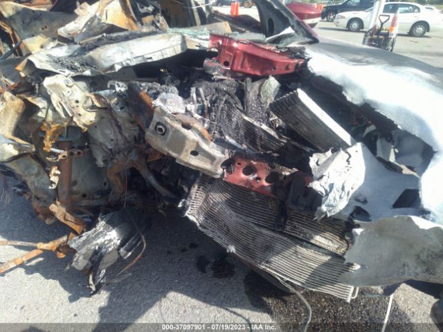 1FMCU0JD6HUD17851 Ford Escape Titanium
