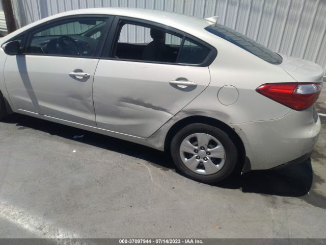 KNAFK4A69F5259044 KIA FORTE LX