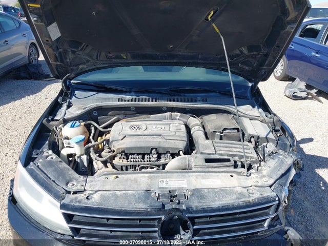 3VWD17AJ1GM306868 Volkswagen Jetta Sedan 1.8t Sport