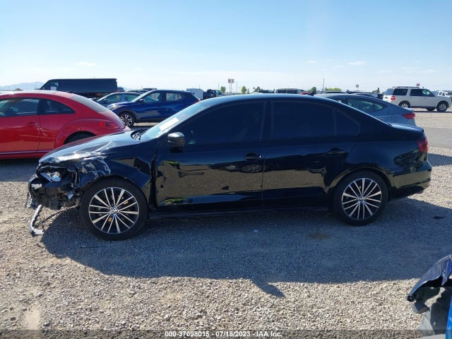3VWD17AJ1GM306868 Volkswagen Jetta Sedan 1.8t Sport