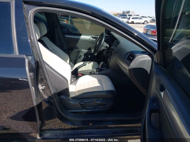 3VWD17AJ1GM306868 Volkswagen Jetta Sedan 1.8t Sport