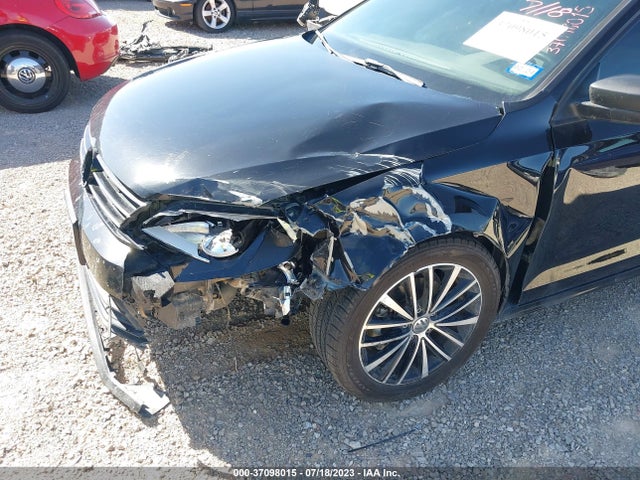 3VWD17AJ1GM306868 Volkswagen Jetta Sedan 1.8t Sport