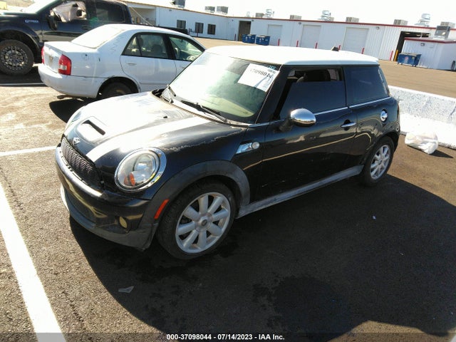 2007 MINI COOPER S WMWMF73527TL91335 Photo 1