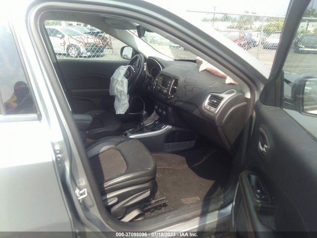 2018 JEEP COMPASS LATITUDE VIN: 3C4NJDBB9JT283009