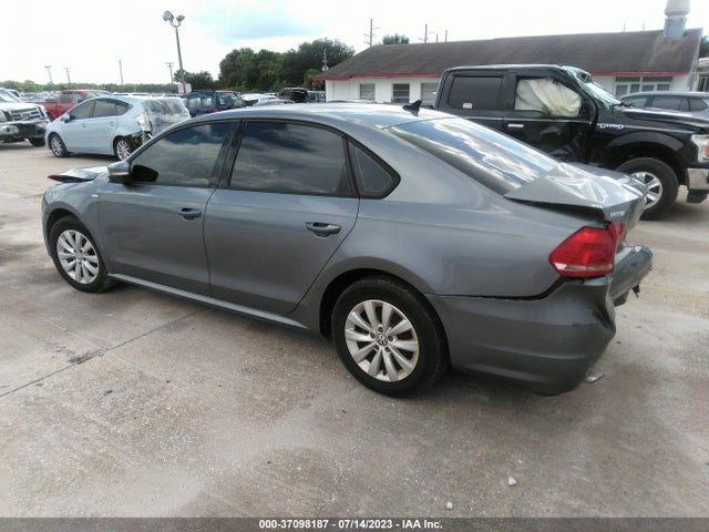 1VWAT7A36FC017032 Volkswagen Passat 1.8t Wolfsburg Ed