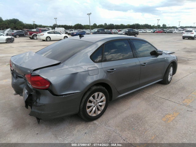 1VWAT7A36FC017032 Volkswagen Passat 1.8t Wolfsburg Ed