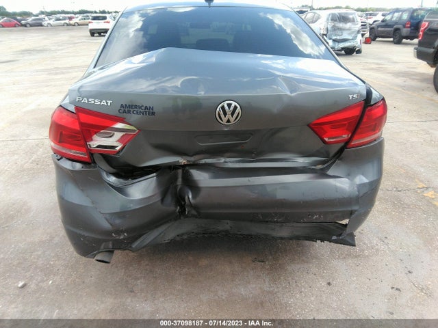 1VWAT7A36FC017032 Volkswagen Passat 1.8t Wolfsburg Ed