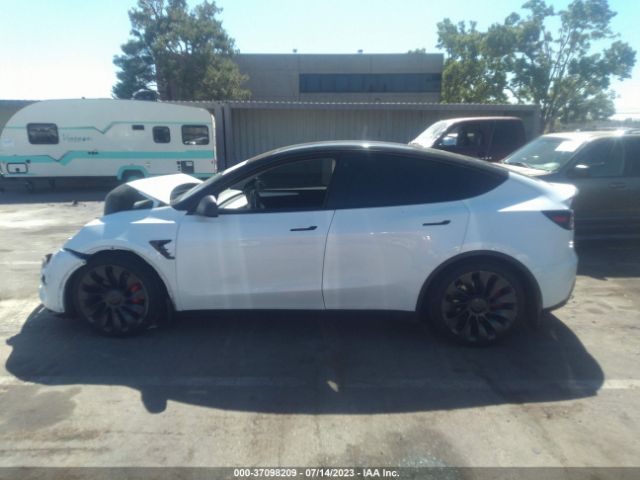 7SAYGDEF6NF561382 Tesla Model Y Performance