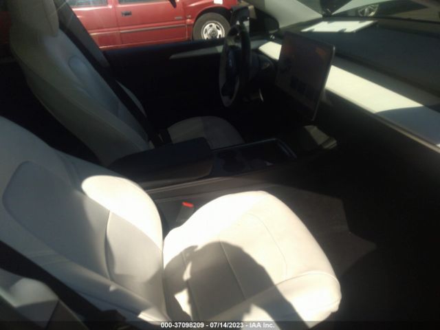 7SAYGDEF6NF561382 Tesla Model Y Performance