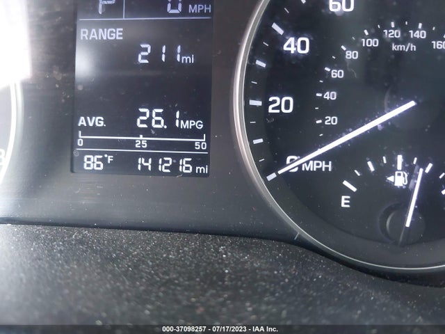 Hyundai ELANTRA SE 2017 5NPD74LF3HH132334 Image 8