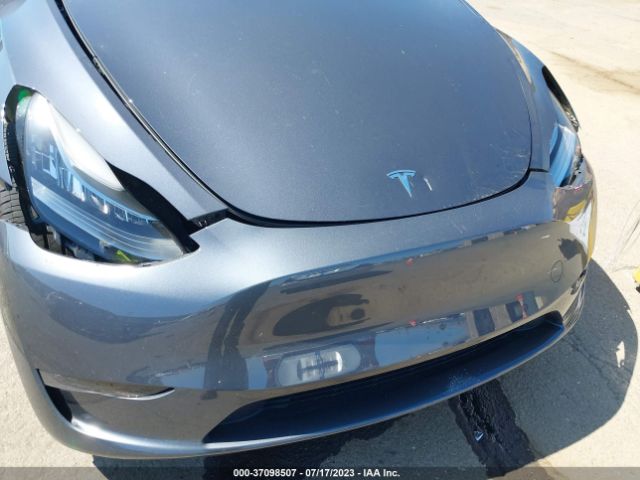 7SAYGDEE4PF611061 Tesla Model Y Long Range