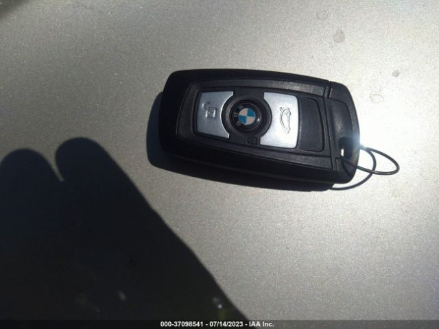 WBA3C3C51EF985729 BMW 3 Series 320i Xdrive