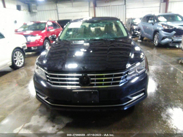 1VWBA7A39JC045653 Volkswagen Passat 2.0t Se