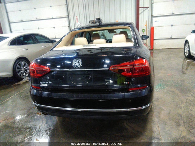 1VWBA7A39JC045653 Volkswagen Passat 2.0t Se