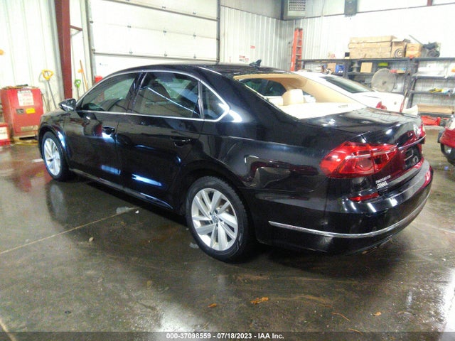 1VWBA7A39JC045653 Volkswagen Passat 2.0t Se