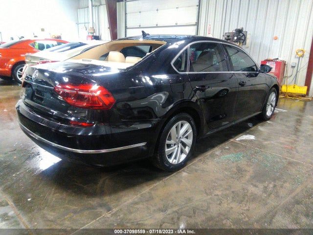1VWBA7A39JC045653 Volkswagen Passat 2.0t Se