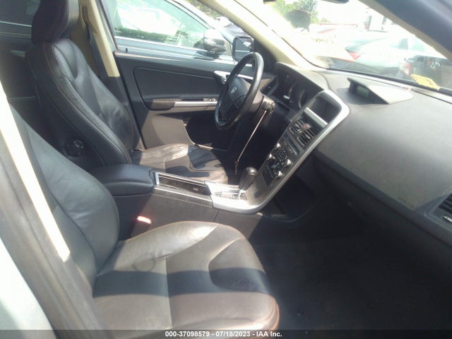2010 VOLVO XC60 3.0T VIN: YV4992DZXA2124412