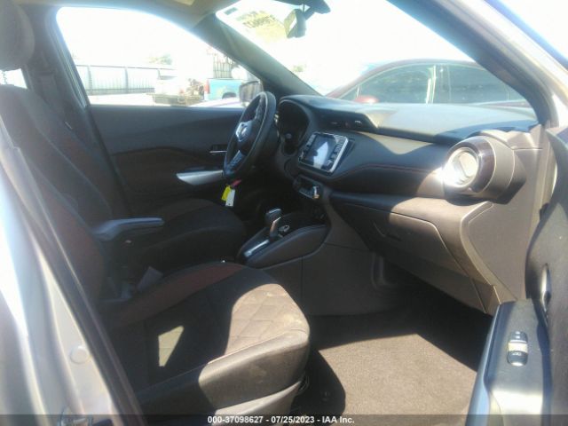 3N1CP5DV0LL555780 Nissan KICKS SR