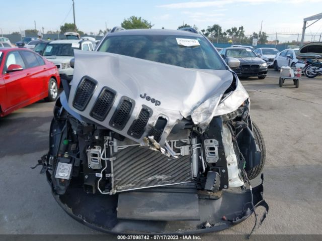 1C4PJLCB6JD533684 Jeep Cherokee Latitude