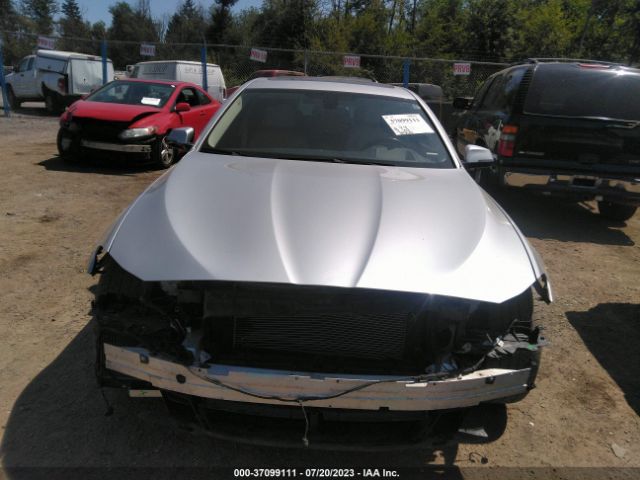 WBA5A5C51FD520228 BMW 5 Series 528i
