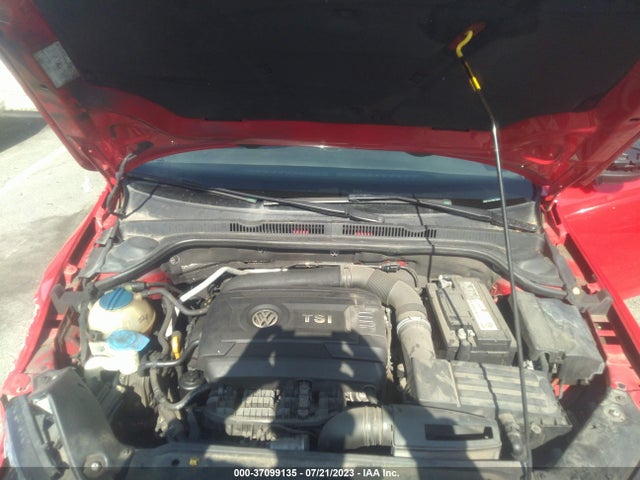 3VWD17AJ1FM218028 Volkswagen Jetta Sedan 1.8t Se