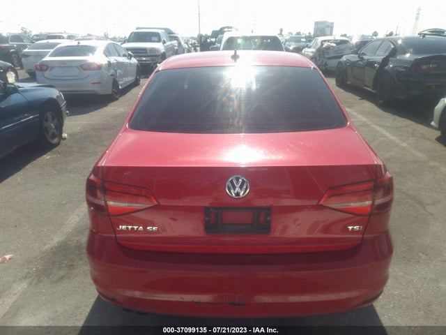 3VWD17AJ1FM218028 Volkswagen Jetta Sedan 1.8t Se