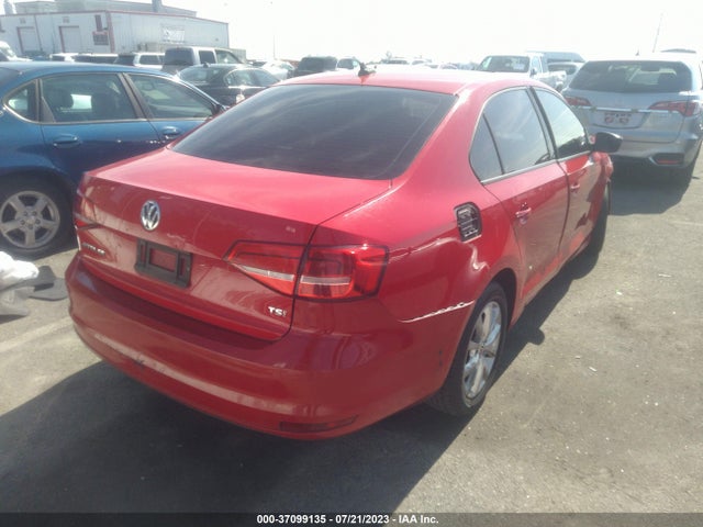 3VWD17AJ1FM218028 Volkswagen Jetta Sedan 1.8t Se
