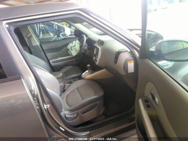 KNDJX3AE7G7017228 KIA Soul Ev +