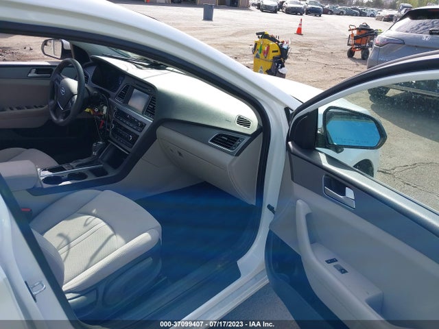 Hyundai SONATA SE 2017 5NPE24AF1HH466111 Image 6