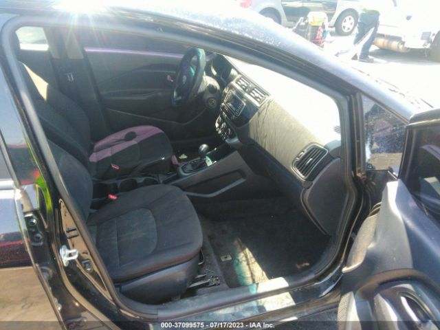 KNADM5A3XH6036568 KIA Rio 5-door Lx