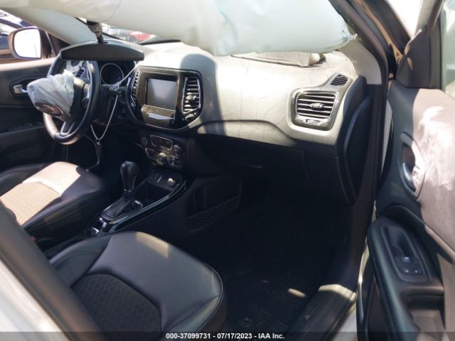 3C4NJCBB4KT844017 Jeep Compass Altitude