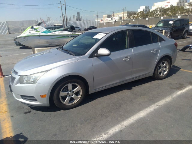 Chevrolet Cruze 1lt 2014 1G1PC5SB8E7105412 Image 2