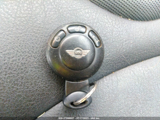 2010 MINI COOPER HARDTOP WMWMF7C58ATZ73446 Photo 10
