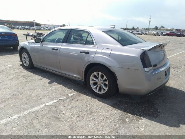 2015 CHRYSLER 300 2C3CCAAG9FH929666 Photo 2