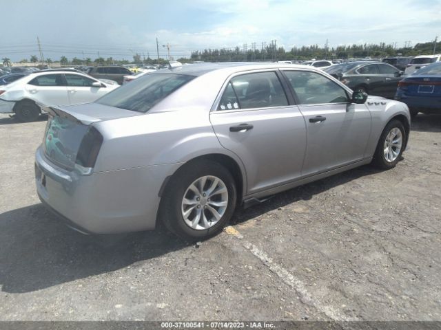 2015 CHRYSLER 300 2C3CCAAG9FH929666 Photo 3