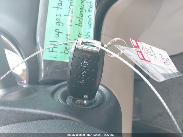 2016 KIA SEDONA L VIN: KNDMA5C13G6181201
