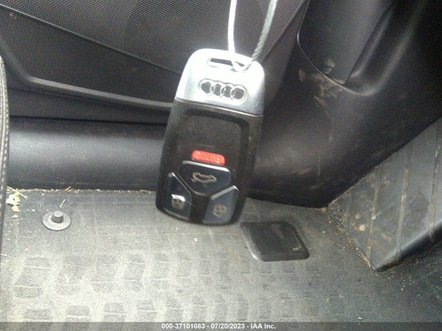 WA1BNAFY1J2166640 Audi Q5 Premium Plus