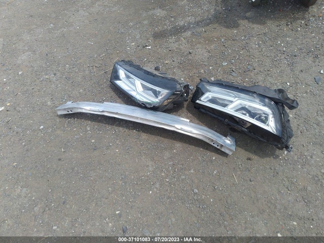 WA1BNAFY1J2166640 Audi Q5 Premium Plus